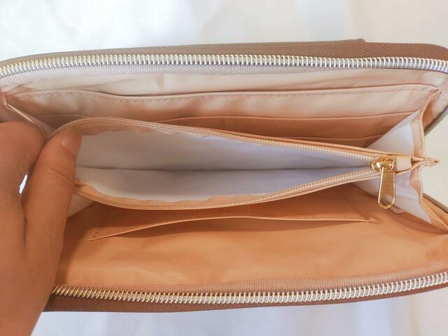 【ミッフィー×スタディオクリップ】チャック式のポケットは、小銭入れとしても