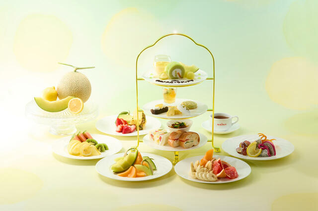 「タカノフルーツティアラ ～Melon and Lemon～」＜期間：2025年5月1日～5月31日＞【タカノフルーツパーラーで苺とお花のアフタヌーンティー♪4月1日スタートの「タカノフルーツティアラ」で春を味わう！】