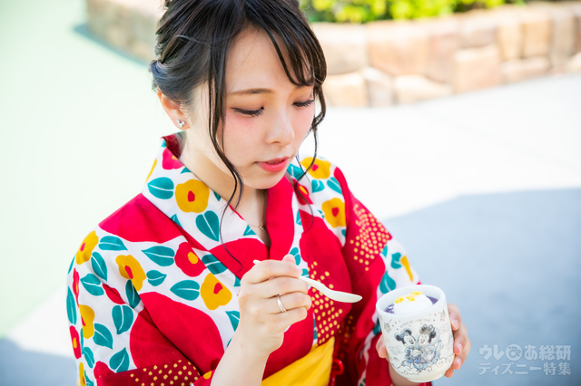 グレープ＆ブルーゼリー、スーベニアカップ付き ¥750