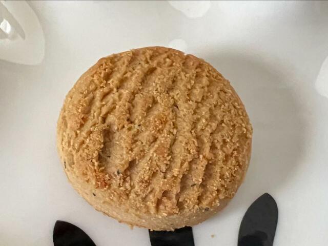 【ローソン たんぱく質がとれる 紅茶仕立てのクッキー】ちょっと粉っぽいけどおいしい！