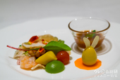 豚肉とフルーツのサラダ ミントソース｜“ディズニー・イースター”ランチコース 4,200円｜東京ディズニーシー・ホテルミラコスタ「シルクロードガーデン」