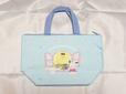 【ファミリーマートオリジナル サンリオキャラクターズ当りくじ】保冷バッグ：5等「保冷バッグ シナモロール」背面にもかわいいデザイン入り！