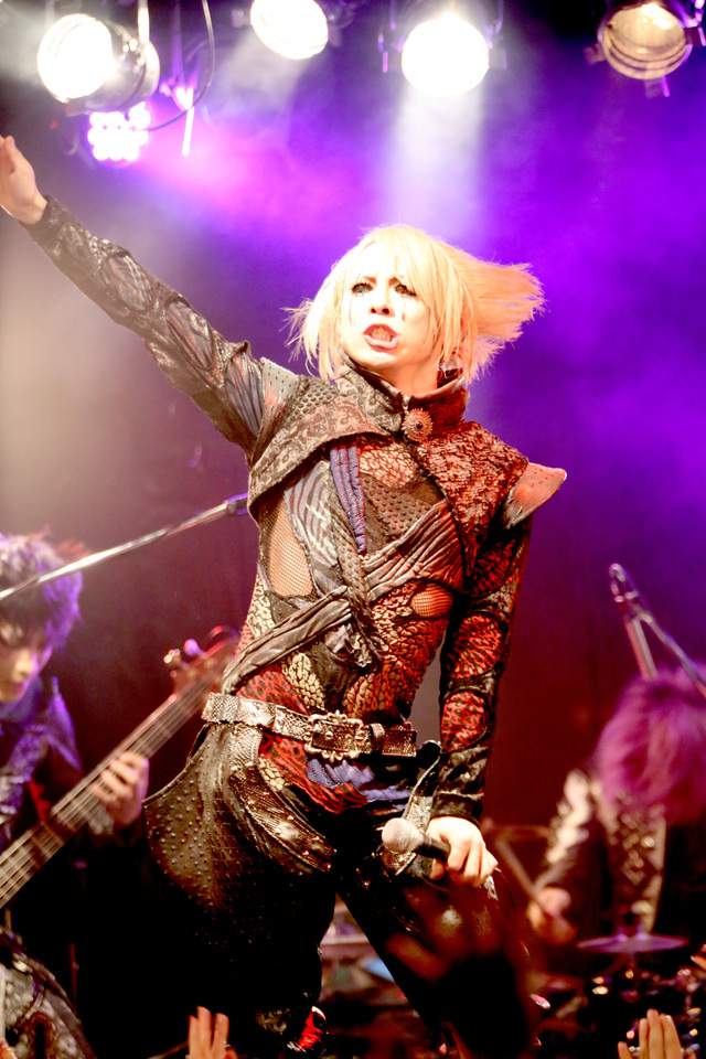 アルルカン・暁（Vo）