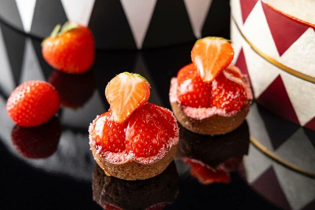 「ストロベリータルト」<期間:2026年2026年1月6日~3月11日>【【ヒルトン名古屋】ホテルメイドのストロベリースイーツが並ぶ♪甘美な“ストロベリースイーツビュッフェ”開催!】