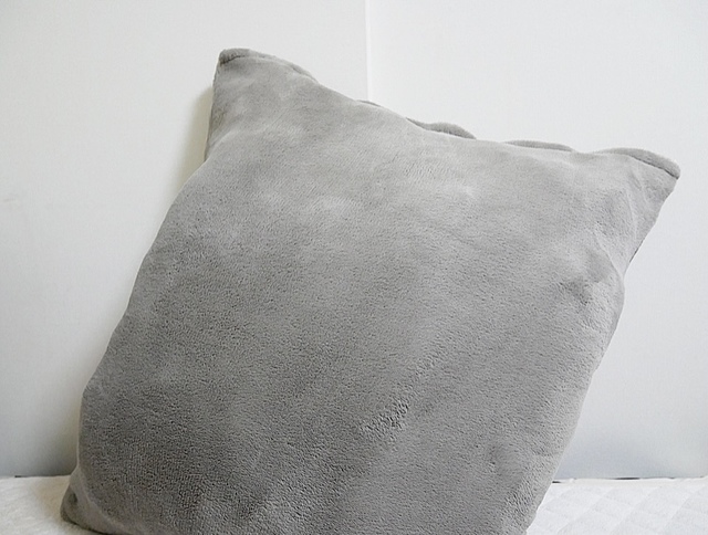 【ニトリ】フロアクッションカバー（座布団カバー）／通常のクッションよりも少し大きめ