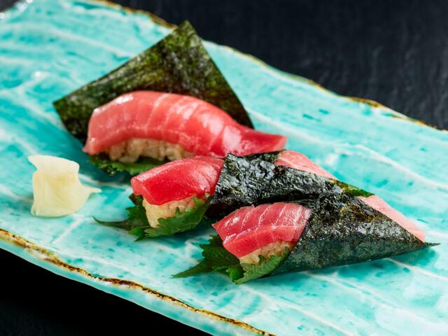 「本まぐろ巻き寿司」＜期間：2026年4月21日～6月22日＞【カルビ一丁で“本まぐろ”が食べ放題！？焼肉＆海鮮が楽しめる「まぐろフェア」が4月21日よりスタート！】