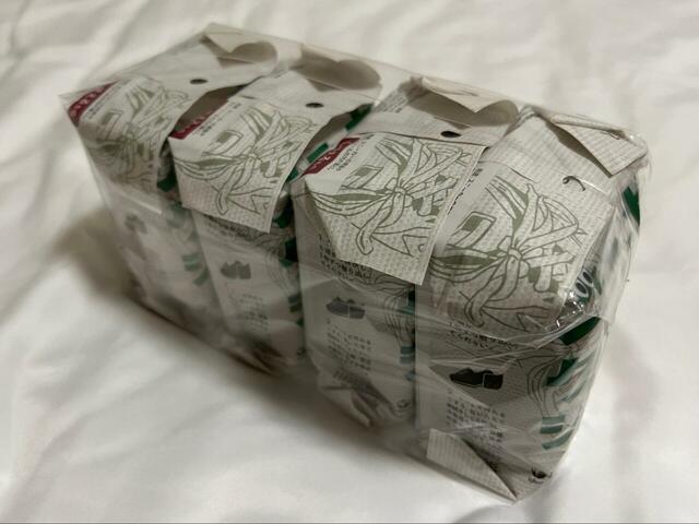 【拭くノ助 スニーカークリーナーシート】10枚×3個×4袋セットを購入。使える素材は使える素材はナイロン、ビニール、合成皮革、ラバーソールとなっています