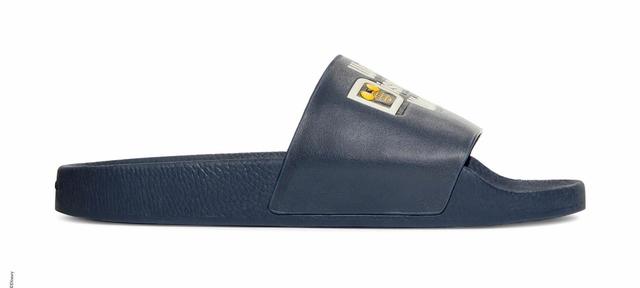 【DISNEY X COACH】スライド／¥20,900 (税込)