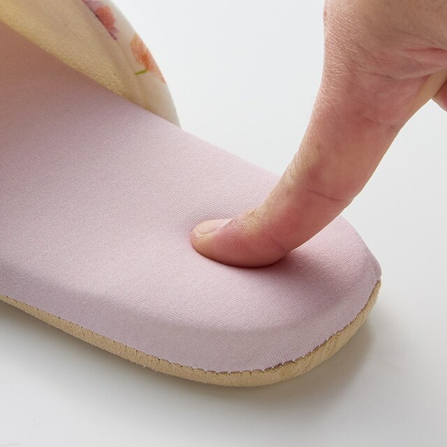 選べる楽しさ！プリントがかわいい洗えるソフトスリッパ(選べるキャラクター)｜￥ 990 （税込）