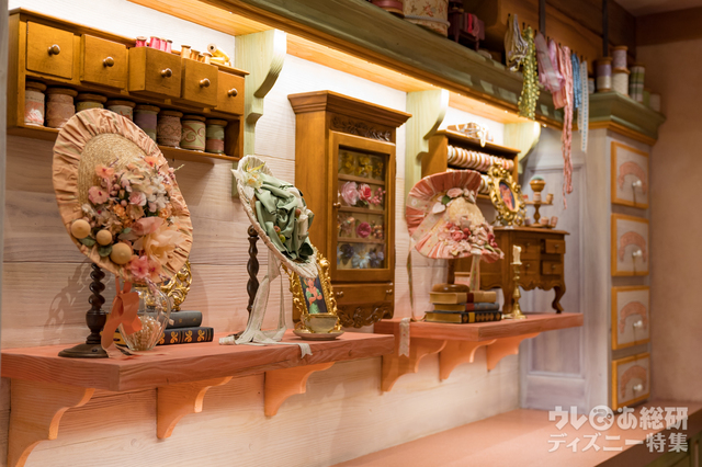 TDL 美女と野獣エリアのお店「ビレッジショップス」 撮影/YOSHI