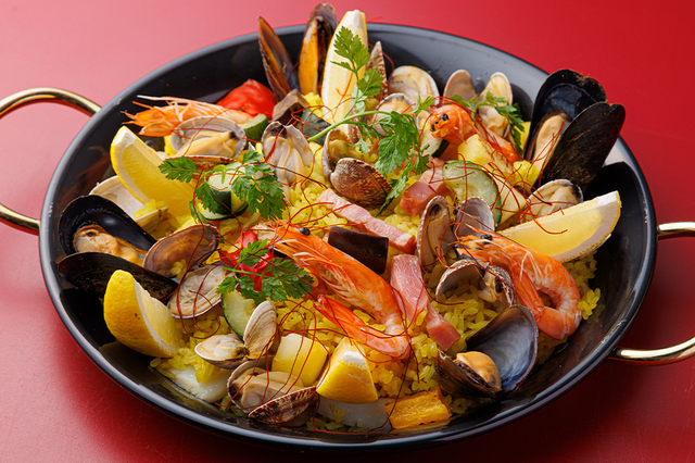 海の幸香るパエリア