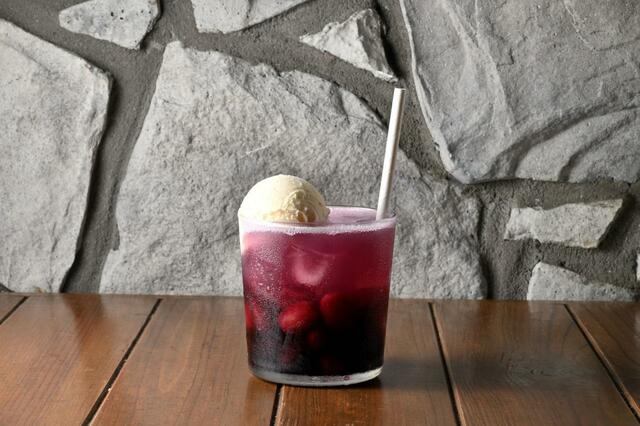 「大人のグレープソーダ」＜790円(税込)＞【Italian Kitchen VANSAN】