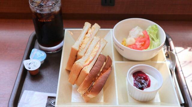 【カフェ・ド・クリエ モーニング ハムタマゴ】サンド、サラダ、ヨーグルトのセット