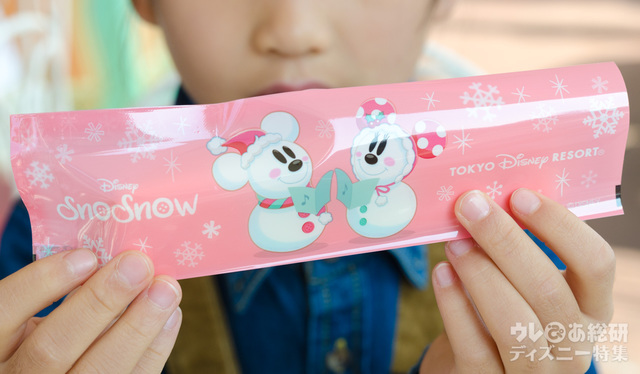 クッキーサンド（ストロベリークリーム＆ストロベリーチョコレート）¥380