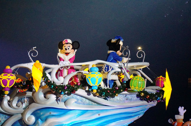 カラー・オブ・クリスマス　ミッキーとミニー