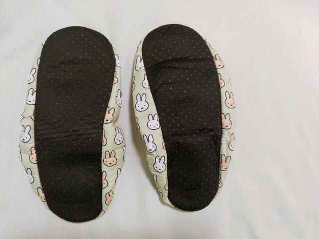 裏面は滑り止めつき