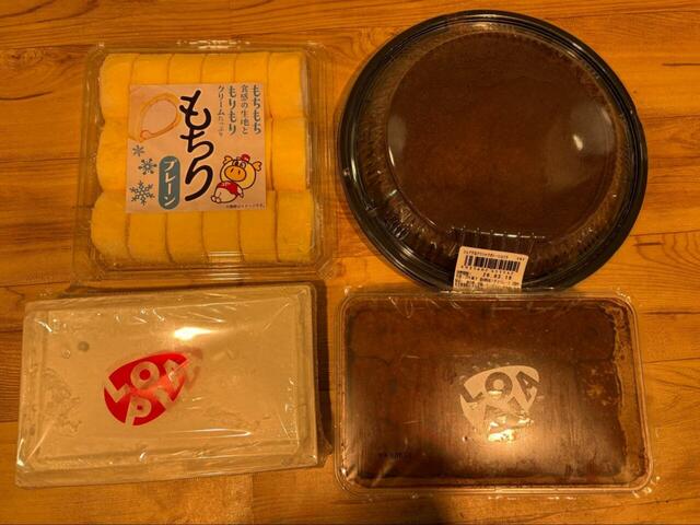 【ロピア】天使のふんわりティラミス、生クリーム好きの為の純白ケーキ、シェアするクラシックガトーショコラ、もちり プレーンと、ロピアのスイーツを実食レビュー。