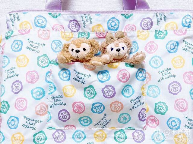 スマホもすっぽり入る内ポケット