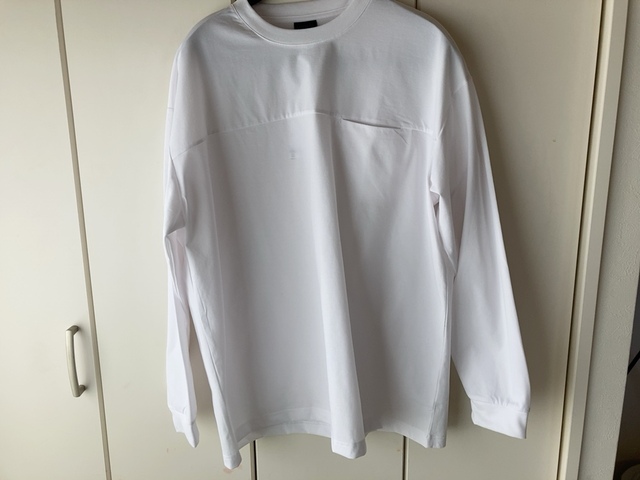 【ワークマン 持続冷感ドライストレッチ長袖Tシャツ】あまりにも暑い時には少し霧吹きでTシャツを湿らせて着ると、ひんやり感がUPします