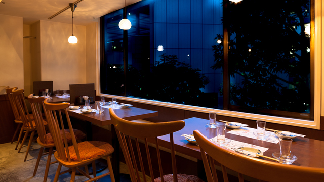 夜にはひと際雰囲気が高まります