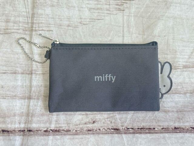ミッフィーデザインのミニポーチ