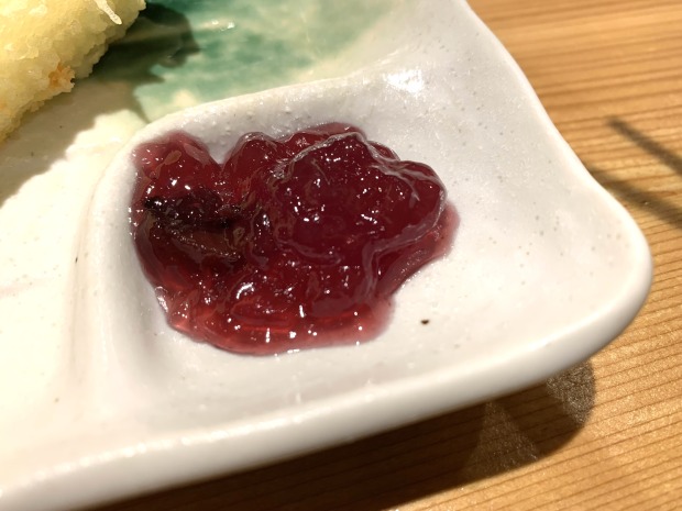 皮付き巨峰のソースがとってもフルーティー【天ぷら定食 まきの】