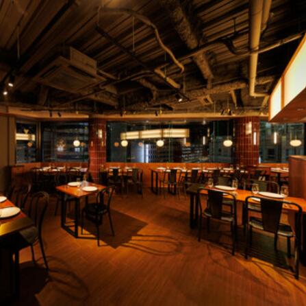 「夜景 シュラスコ食べ放題 シュラスコテーブル 梅田店」【サーロインやイチボなど、“高級肉シュラスコ”が半額で食べ放題！「シュラスコテーブル 梅田店」の半額キャンペーンがお得すぎ！】