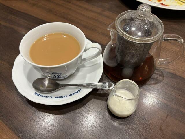 【朝から幸せ!星乃珈琲店の人気モーニング3選】2杯目はミルクを入れてミルクティーに!香り豊かでホッとする味です