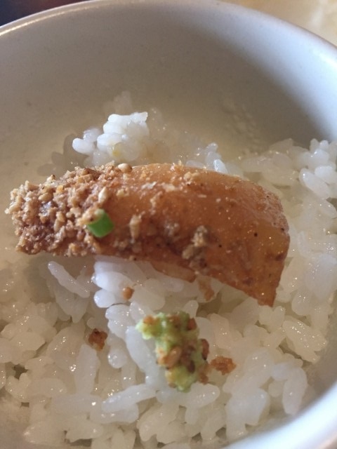 白いごはんの上に、りゅうきゅうを乗せてみました。