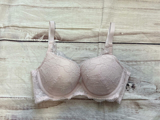 GU プッシュアップレースブラ／税込1,990円