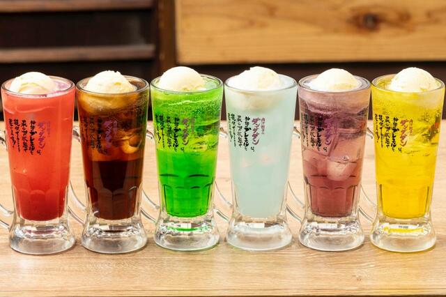 「コラボドリンク(ノンアルコール)」<¥698円(税込)>【肉汁餃子のダンダダン×アニメ「ブルーロック」コラボ】