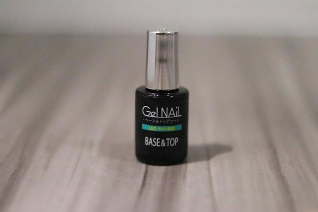 セリア「ベース＆トップコート」