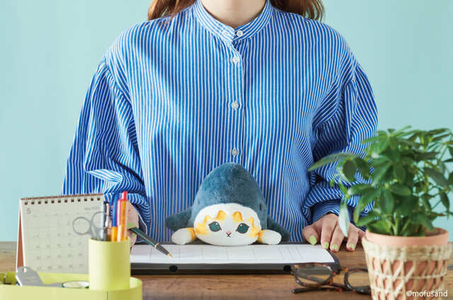 【ふんばるず mofusand】サメをかぶった人気のキャラクター・サメにゃん