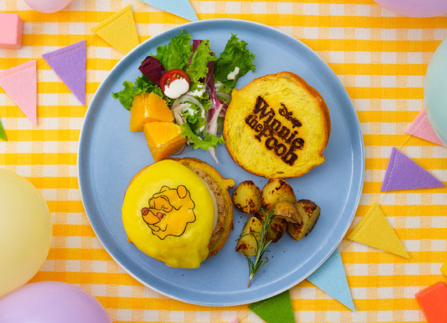 ポテト＆ソイミートのハンバーガ 2,490円｜「くまのプーさん」FUNNY & HUNNY OH MY CAFE