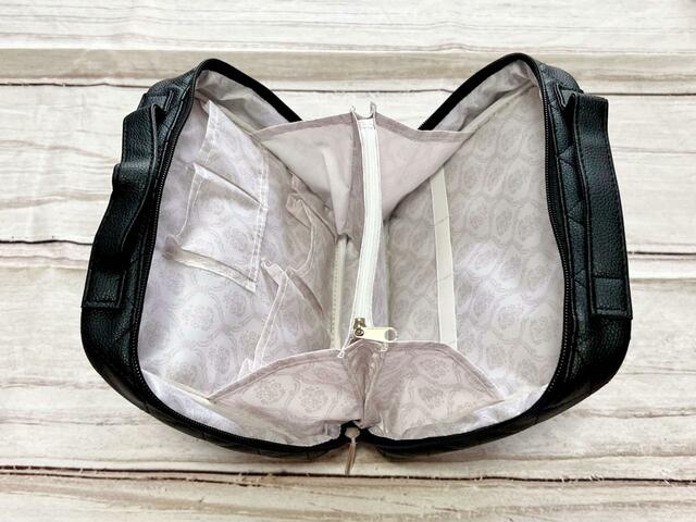 【nanakoななこがさらに本気で作った leur charme COSME POUCH BOOK BLACK】なんと自立するんです…!