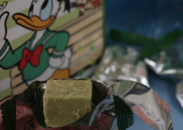 キュービックチョコレートクランチ 紙箱 ドナルド チップ＆デール1,100円