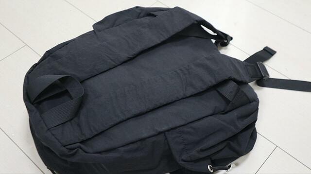 【niko and ... オリジナルギャザーライトデイパック】重さはわずか370g!長時間背負っても肩が疲れにくいつくりです