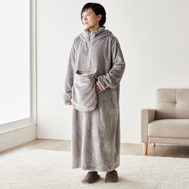 【ベルメゾン】ペットとまったりすることだけを考えた着る毛布｜￥ 6,990 （税込）