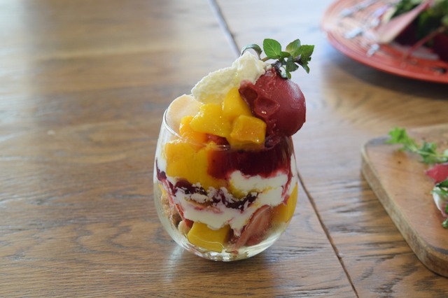 アイアンマンゴーパフェ1,090円