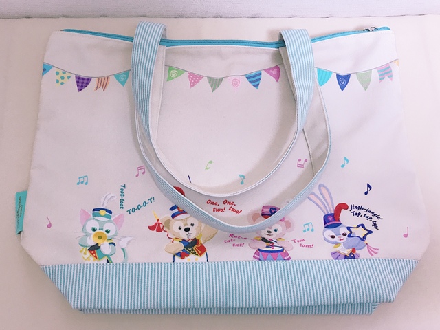 ストライプが爽やかなアクセント! 