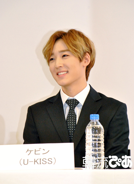 終始笑顔のケビン(U-KISS) /  『ON AIR～夜間飛行～』記者会見