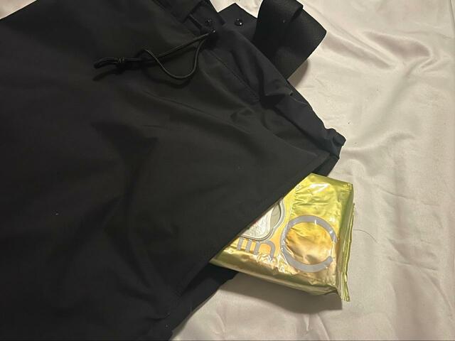 【ユニクロ　ドローストリングバックパック】バッグのフロント部分も大きな収納になっています