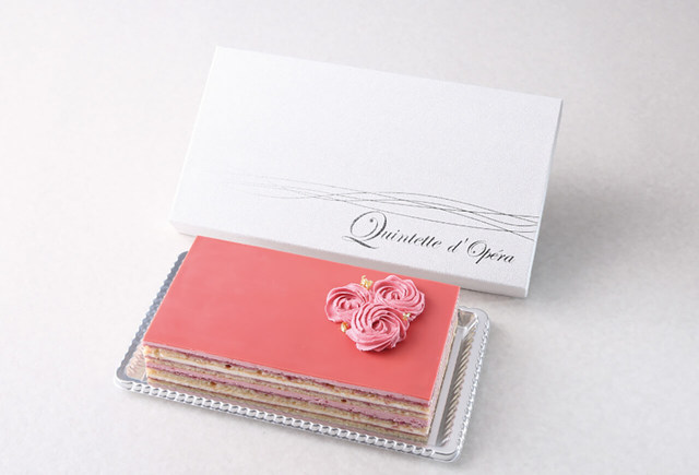 クインテットドペラ　薔薇とラズベリーのガトーオペラ ¥3,200