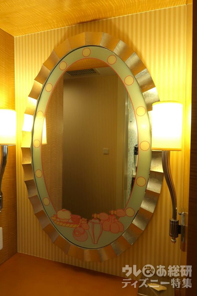 「ディズニー・パルパルーザ“ミニーのファンダーランド”」スペシャルルーム　ルームミラーも特別仕様