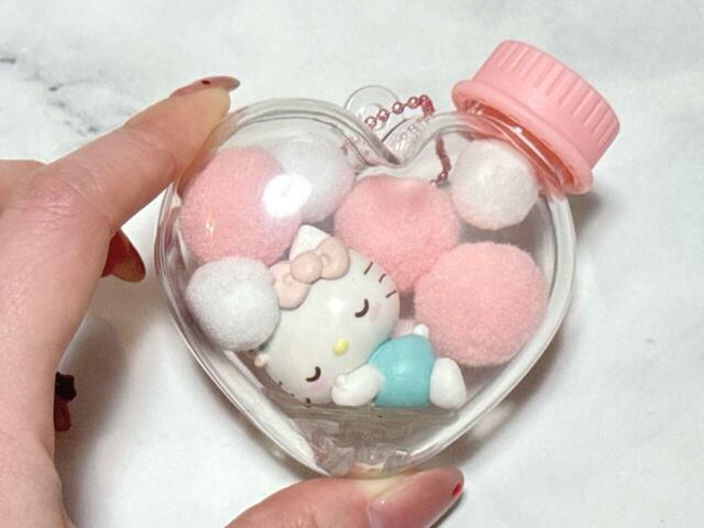 ポンポンをセットして完成。かわいすぎる…!