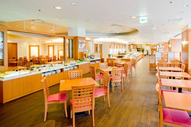 「レストラン「サウスウエスト」」＜大人5,000円 / 65歳以上4,500円 / 小学生2,500円 / 3～6歳1,000円＞【札幌東急REIホテル】