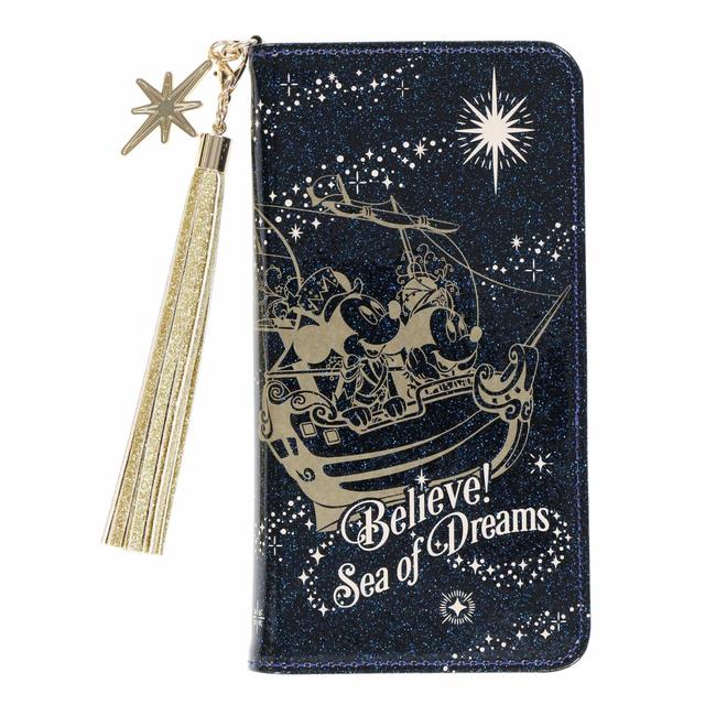 スマートフォンケース 3,800円|サイズ:縦約17×横約9cm、各種スマートフォン対応【最大対応サイズ】縦158×横78×厚み11mm|販売店舗:東京ディズニーシー「エンポーリオ」|ビリーヴ!~シー・オブ・ドリームス~の世界観がデザインされたグッズ