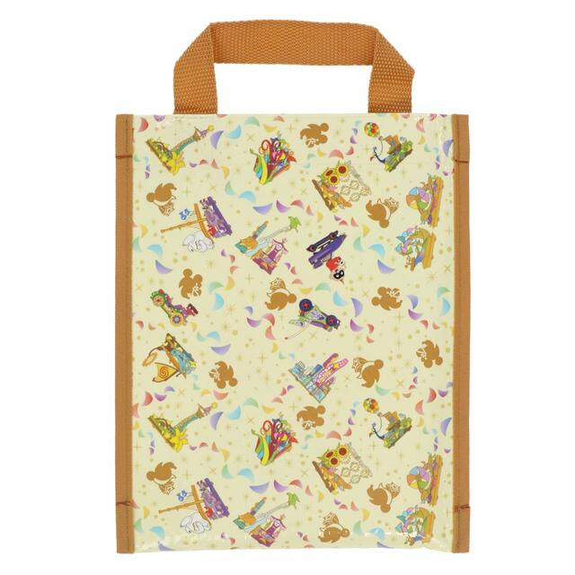 レジャーシート 800円｜サイズ：（レジャーシート）縦約60×横約90cm（ケース）縦約25×横約20cm｜東京ディズニーランド新パレード「ディズニー・ハーモニー・イン・カラー」グッズ｜東京ディズニーリゾート40周年“ドリームゴーラウンド”｜発売日：2023年7月10日（月）｜販売店舗：東京ディズニーランド「グランドエンポーリアム」