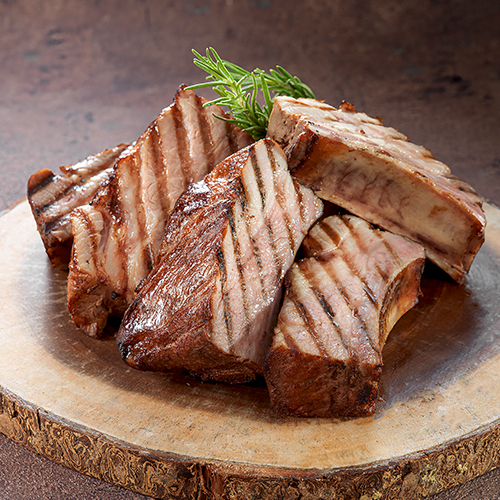 「香ばしく焼き上げたスペアリブBBQ(ディナー限定)」<期間:2026年9月1日〜11月30日>【【ホテルロイヤルクラシック大阪】ライブキッチンで焼き上げる“グリル料理”&自分で作る“モンブラン”で実りの秋を大満喫できるビュッフェ開催!】