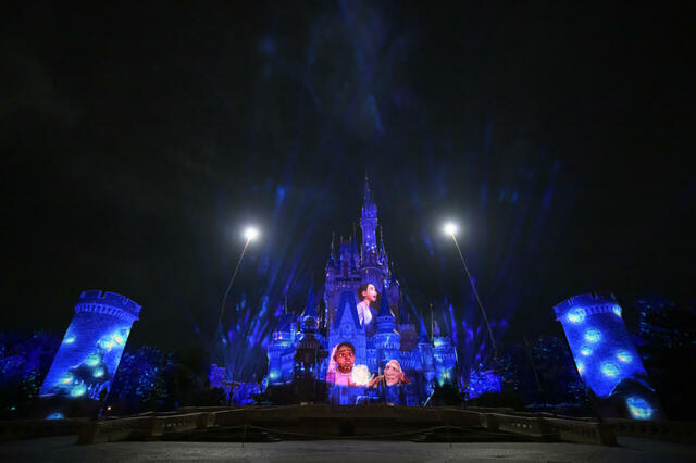 東京ディズニーランド「Reach for the Stars」